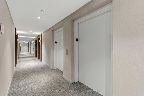 Photo 3 at 510 - 185 Roehampton Avenue, Mount Pleasant West, Toronto