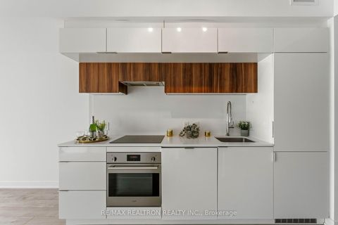 Photo 7 at 510 - 185 Roehampton Avenue, Mount Pleasant West, Toronto