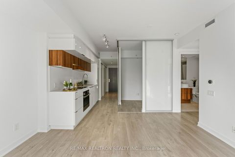 Photo 8 at 510 - 185 Roehampton Avenue, Mount Pleasant West, Toronto