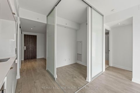 Photo 9 at 510 - 185 Roehampton Avenue, Mount Pleasant West, Toronto