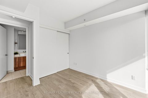 Photo 11 at 510 - 185 Roehampton Avenue, Mount Pleasant West, Toronto