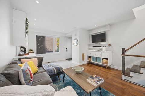 Photo 3 at 58B - 740 Kennedy Road, Ionview, Toronto