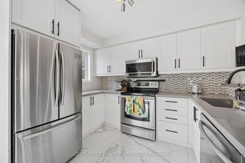 Photo 7 at 58B - 740 Kennedy Road, Ionview, Toronto