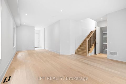 Photo 7 at 5 Richmond Park Drive, Keswick North, Georgina