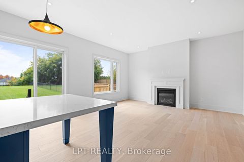 Photo 11 at 5 Richmond Park Drive, Keswick North, Georgina