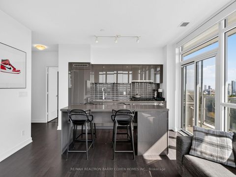 Photo 4 at 1707 - 501 St Clair Avenue W, Casa Loma, Toronto