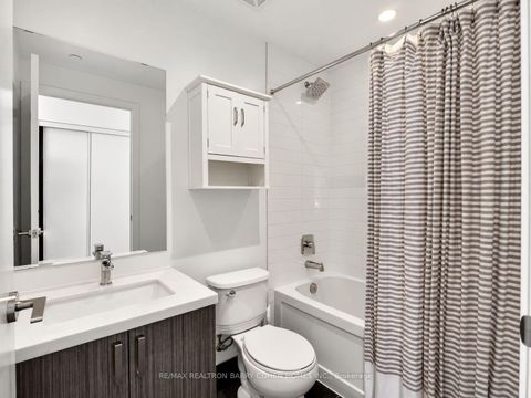 Photo 18 at 1707 - 501 St Clair Avenue W, Casa Loma, Toronto