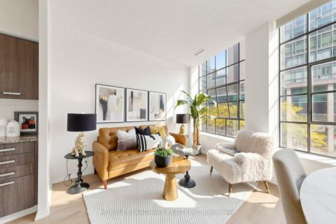 Photo 5 at 204 - 832 Bay Street, Bay Street Corridor, Toronto