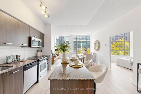 Photo 14 at 204 - 832 Bay Street, Bay Street Corridor, Toronto