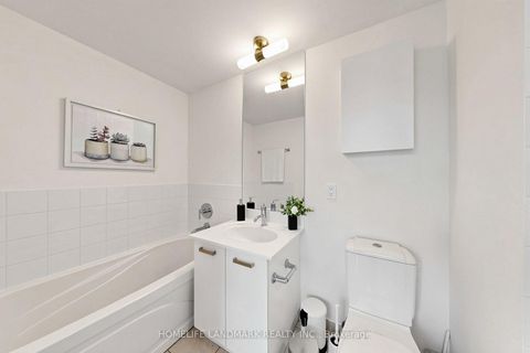 Photo 29 at 204 - 832 Bay Street, Bay Street Corridor, Toronto