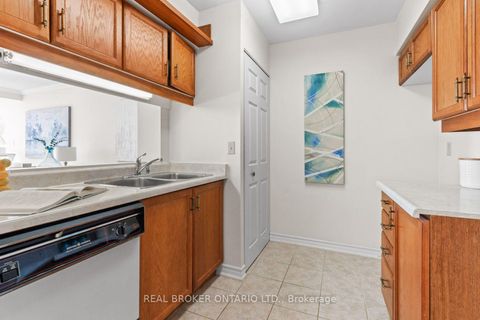 Photo 10 at 747 - 24 Southport Street, Swansea, Toronto