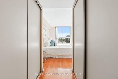 Photo 14 at 747 - 24 Southport Street, Swansea, Toronto