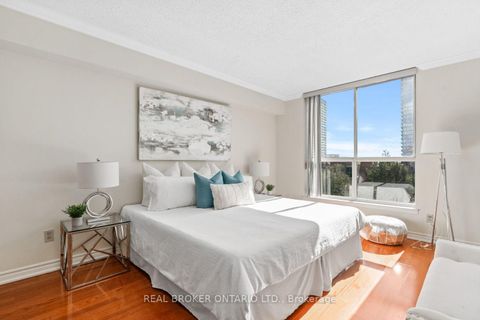 Photo 15 at 747 - 24 Southport Street, Swansea, Toronto