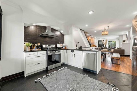 Photo 12 at 263 Waverley Road, The Beaches, Toronto