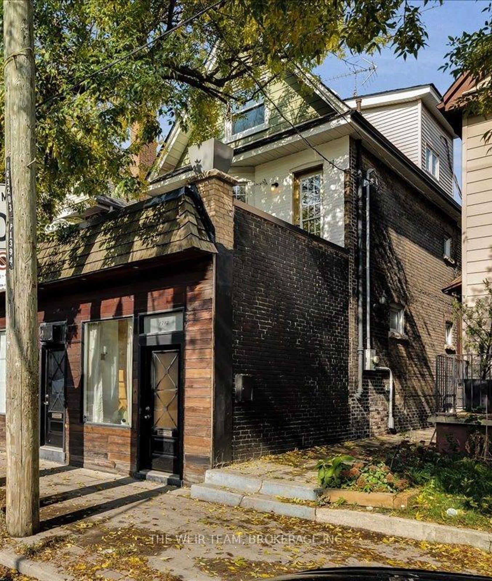 1394 Queen Street E, Coxwell, Toronto 