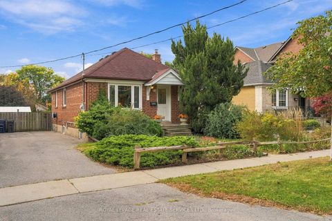 Photo 1 at 89 Yorkview Drive, Queensway, Toronto