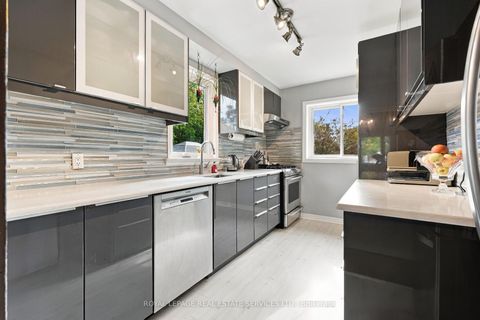 Photo 6 at 89 Yorkview Drive, Queensway, Toronto