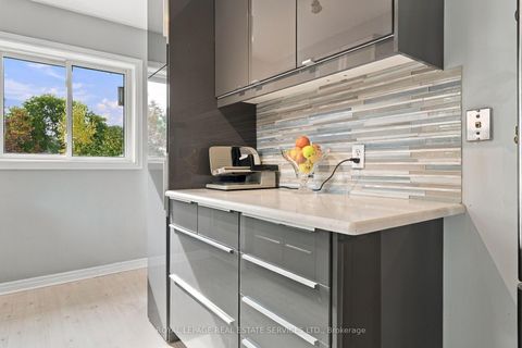 Photo 7 at 89 Yorkview Drive, Queensway, Toronto