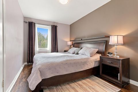 Photo 9 at 89 Yorkview Drive, Queensway, Toronto
