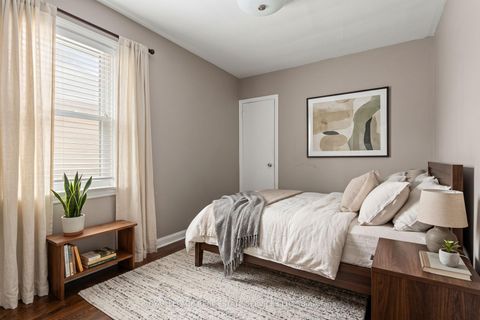 Photo 10 at 89 Yorkview Drive, Queensway, Toronto