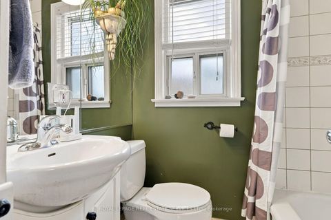 Photo 11 at 89 Yorkview Drive, Queensway, Toronto