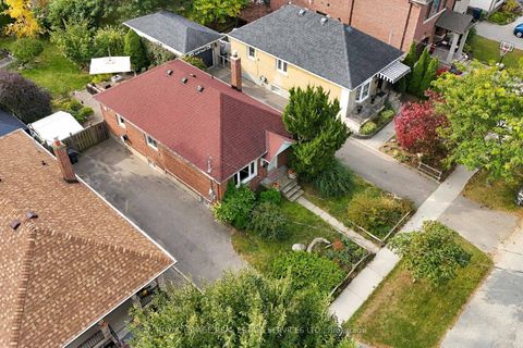 Photo 21 at 89 Yorkview Drive, Queensway, Toronto