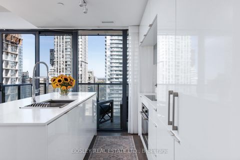 Photo 16 at 1702 - 185 Roehampton Avenue, Mount Pleasant West, Toronto