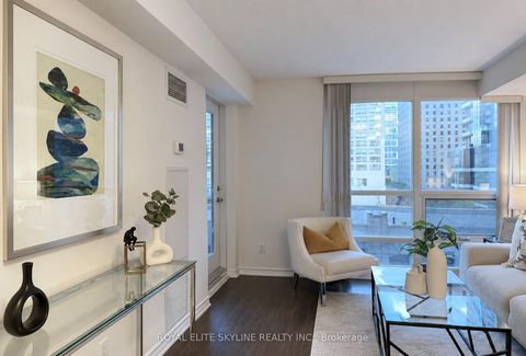 Photo 6 at 403 - 761 Bay Street, Bay Street Corridor, Toronto