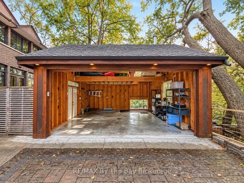 Photo 1 at 44 Rambert Crescent, Swansea, Toronto