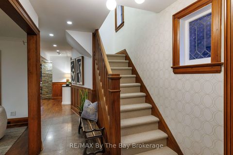 Photo 3 at 44 Rambert Crescent, Swansea, Toronto
