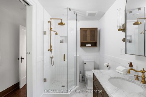 Photo 9 at 44 Rambert Crescent, Swansea, Toronto