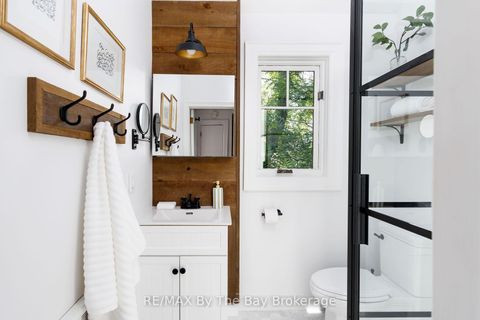 Photo 13 at 44 Rambert Crescent, Swansea, Toronto