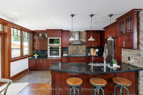 Photo 20 at 44 Rambert Crescent, Swansea, Toronto