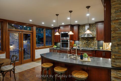 Photo 23 at 44 Rambert Crescent, Swansea, Toronto