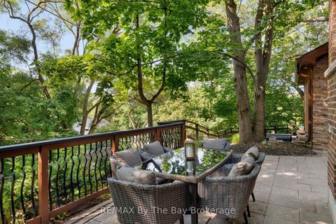 Photo 26 at 44 Rambert Crescent, Swansea, Toronto