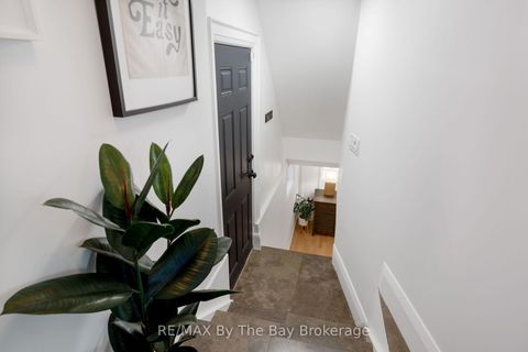 Photo 28 at 44 Rambert Crescent, Swansea, Toronto