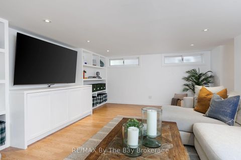 Photo 31 at 44 Rambert Crescent, Swansea, Toronto