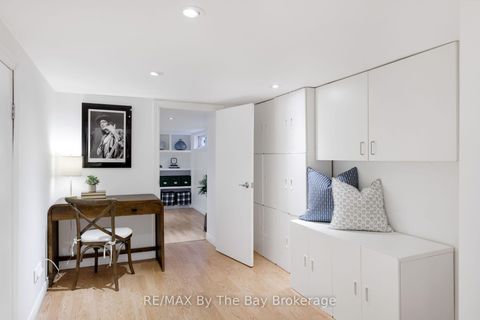 Photo 32 at 44 Rambert Crescent, Swansea, Toronto