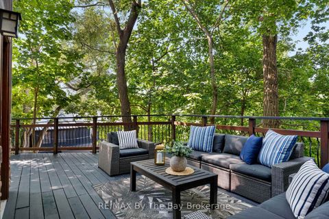 Photo 35 at 44 Rambert Crescent, Swansea, Toronto