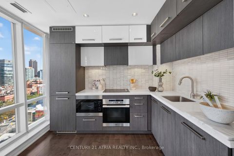 Photo 10 at 1605 - 8 The Esplanade, Waterfront Communities C8, Toronto