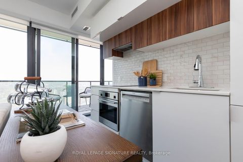 Photo 12 at 2805 - 185 Roehampton Avenue, Mount Pleasant West, Toronto