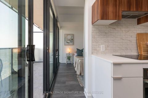 Photo 13 at 2805 - 185 Roehampton Avenue, Mount Pleasant West, Toronto