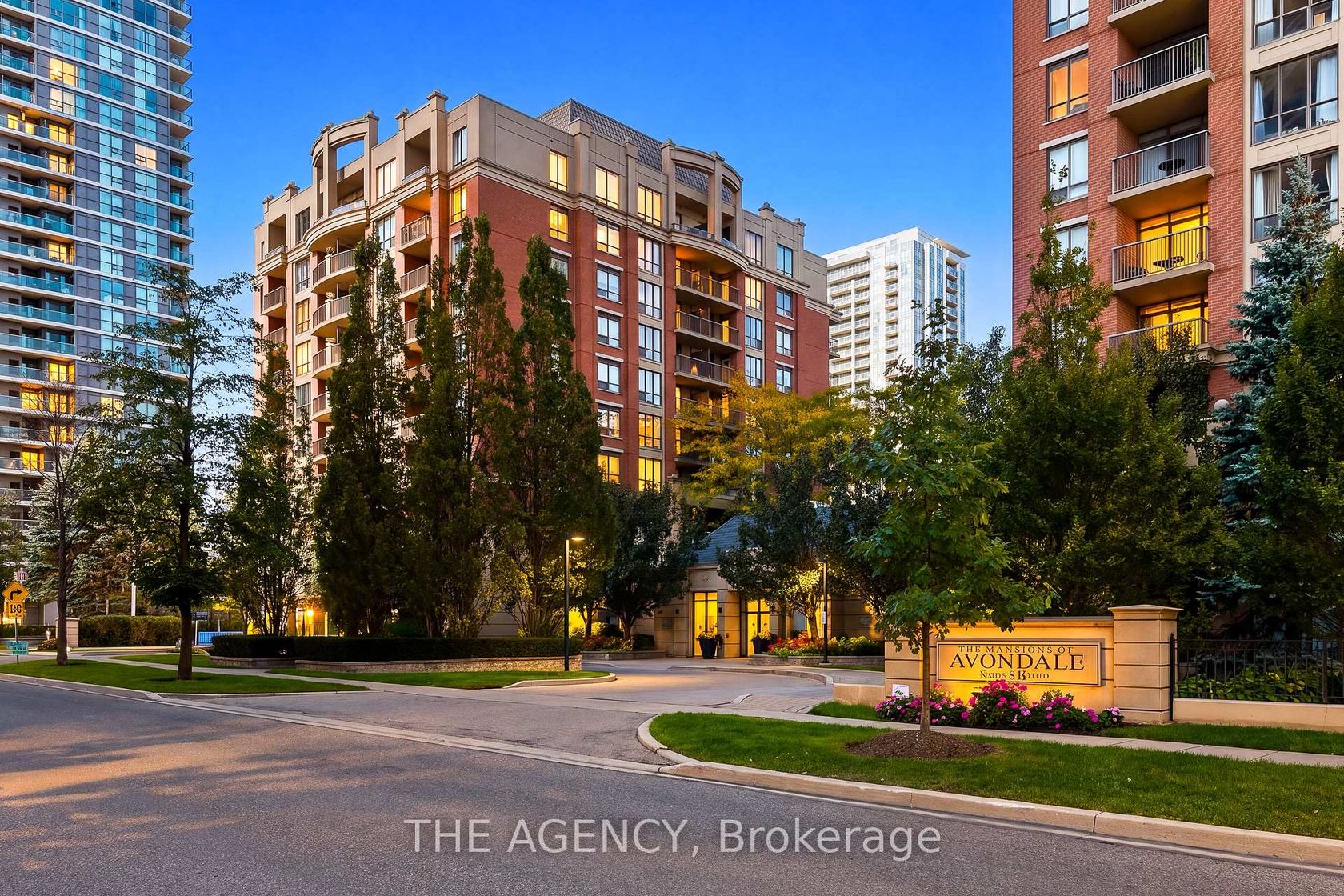 809 - 51 Harrison Garden Boulevard, Willowdale East, Toronto 