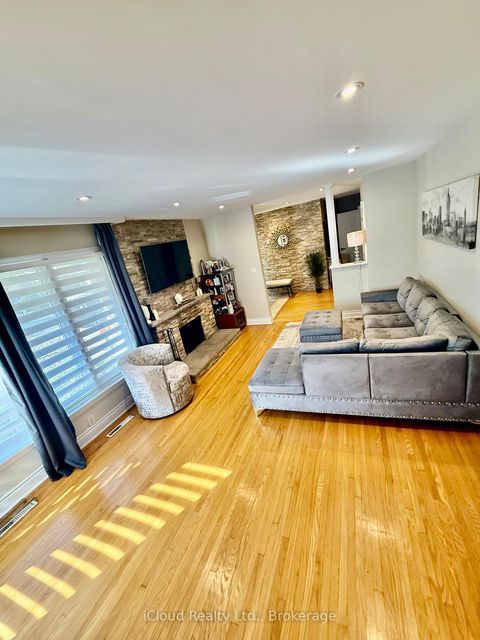 Photo 5 at 75 Walwyn Avenue, Pelmo Park W4, Toronto