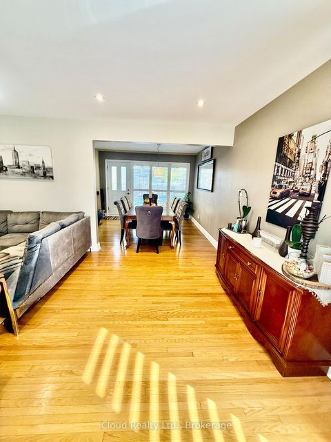 Photo 7 at 75 Walwyn Avenue, Pelmo Park W4, Toronto