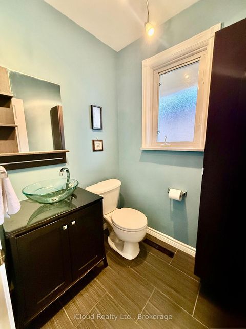 Photo 12 at 75 Walwyn Avenue, Pelmo Park W4, Toronto