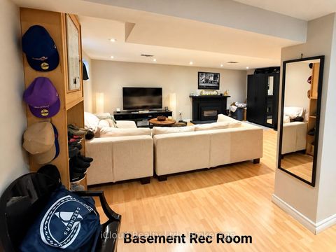 Photo 22 at 75 Walwyn Avenue, Pelmo Park W4, Toronto