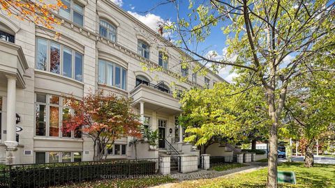 Photo 2 at 11 - 260 Russell Hill Road, Casa Loma, Toronto