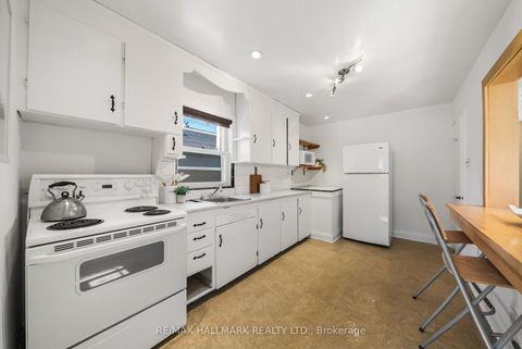 Photo 10 at 50 Connaught Avenue, Newtonbrook West, Toronto