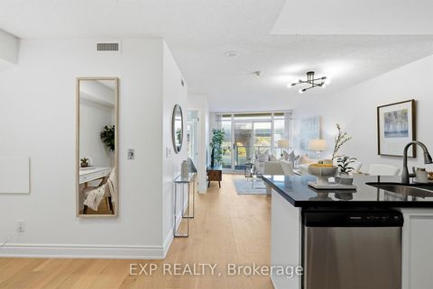 Photo 4 at 623 - 231 Fort York Boulevard, Niagara, Toronto